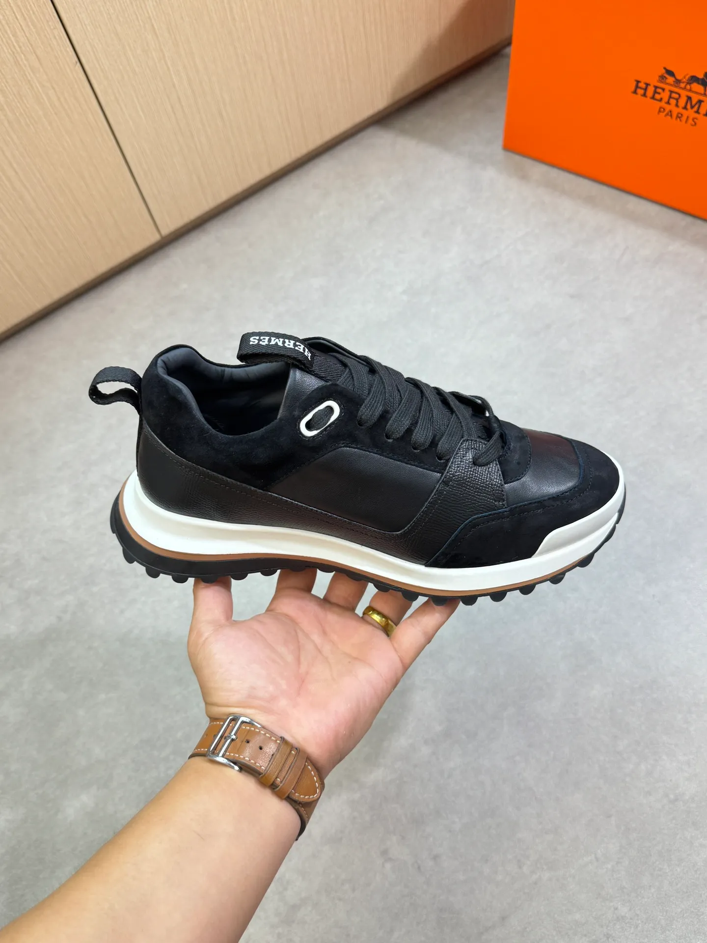 Men's shoes 💰740 [HERMES] Hermès - High-end quality original single casual sports shoes - Upper: 🔝 Nappa calfskin, palm-print cowhide, suede sheepskin leather, tongue. Heel. Brand logo webbing - Lining: brand canvas, foot pad; water-dyed cowhide - Outsole: ultra-light T men's shoes 💰U foam rubber; two-color molded outsole -Ultra-high quality control·Fine workmanship: highlighted (high-end·nobility·grade) -Size: 39-44 (38, 45, can be customized)·0118